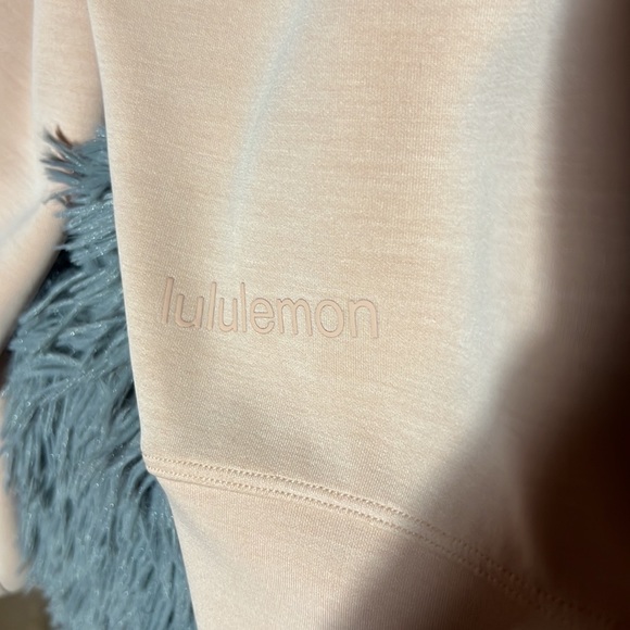Lululemon - Picture 4 of 4